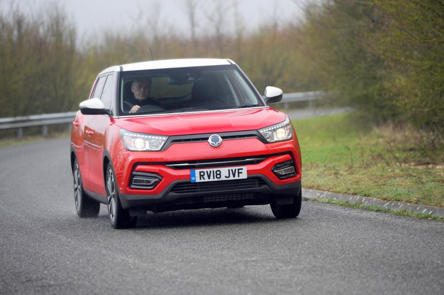  SsangYong Tivoli Ultimate 2018 года  (UK) (фото 11 из 37)